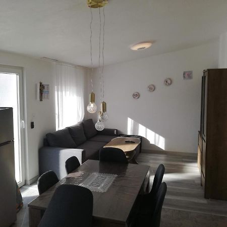 Apartman Kety Vir Exterior foto