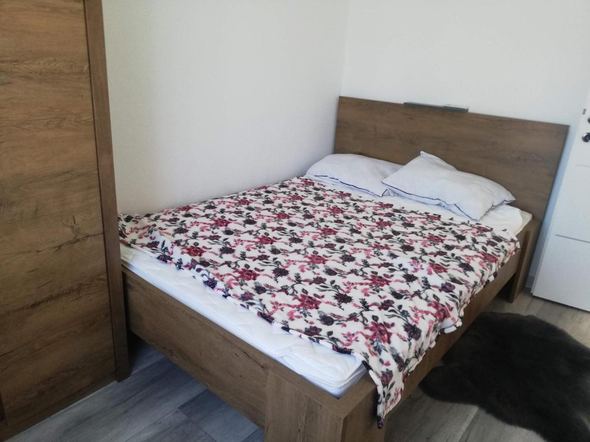 Apartman Kety Vir Exterior foto