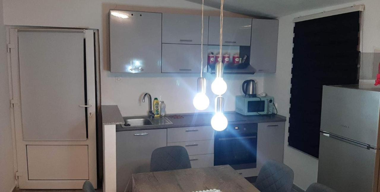 Apartman Kety Vir Exterior foto